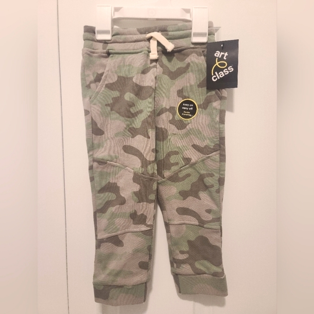 Boys camo sweats